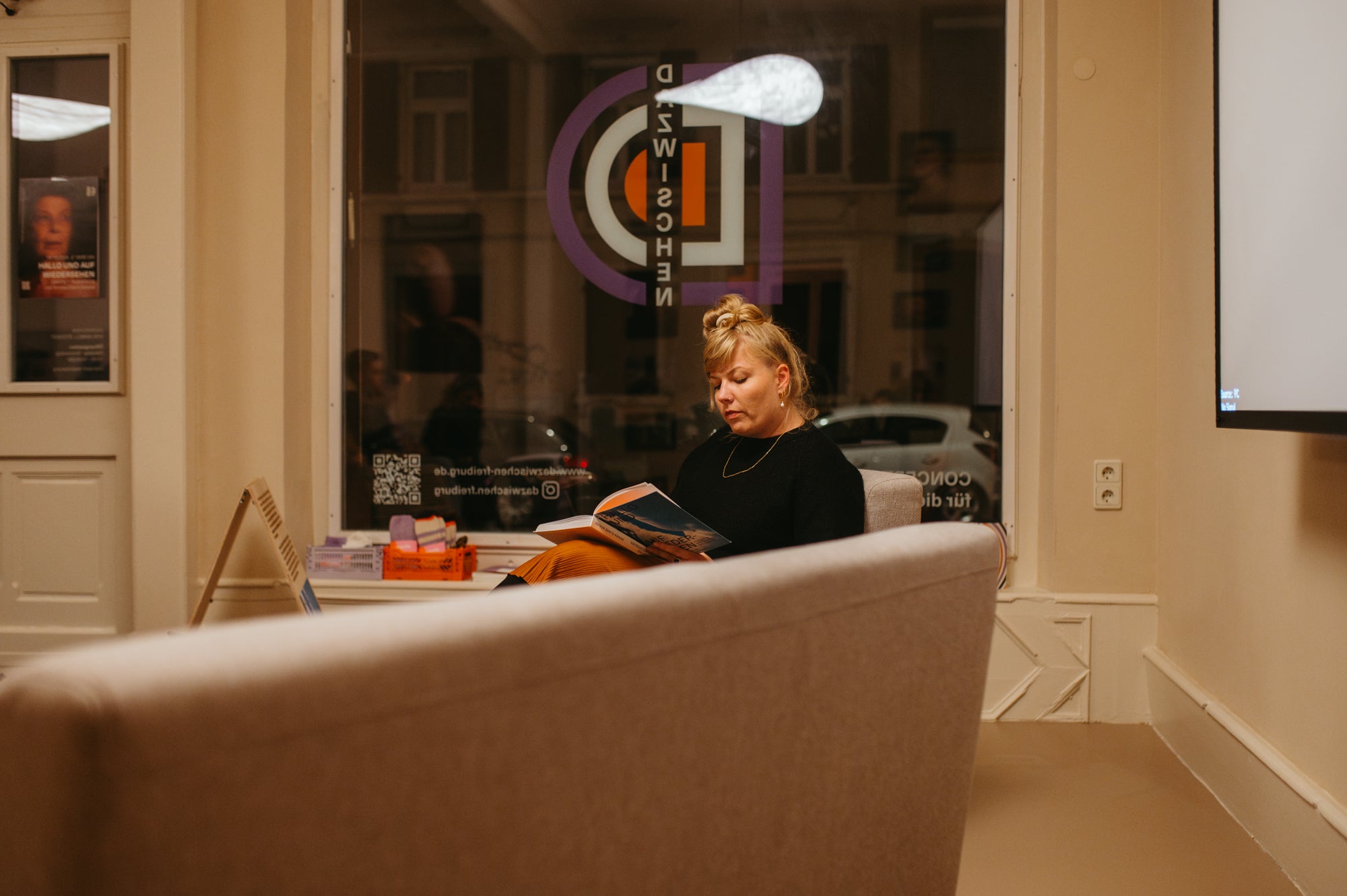 Lesung und Ausstellung: Hallo und auf Wiedersehen mit Annika Eliane Krause
