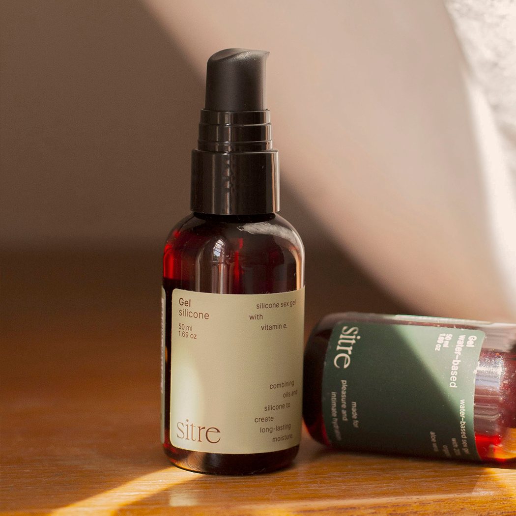 Silikongel | Ein natrliches Gleitgel fr langanhaltendes Vergngen au | DAZWISCHEN von Isabell Steinert Silikongel | Ein natrliches Gleitgel fr langanhaltendes Vergngen au | DAZWISCHEN von Isabell Steinert