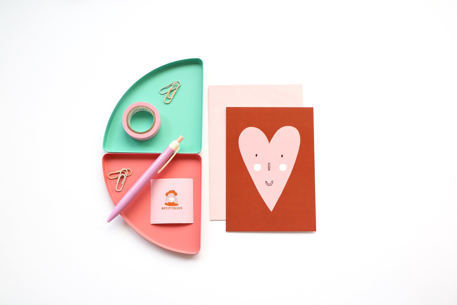 herz-mit-gesicht-postkarte-rosa-rot-notietzblock-freiburg-concept-store-dazwischen