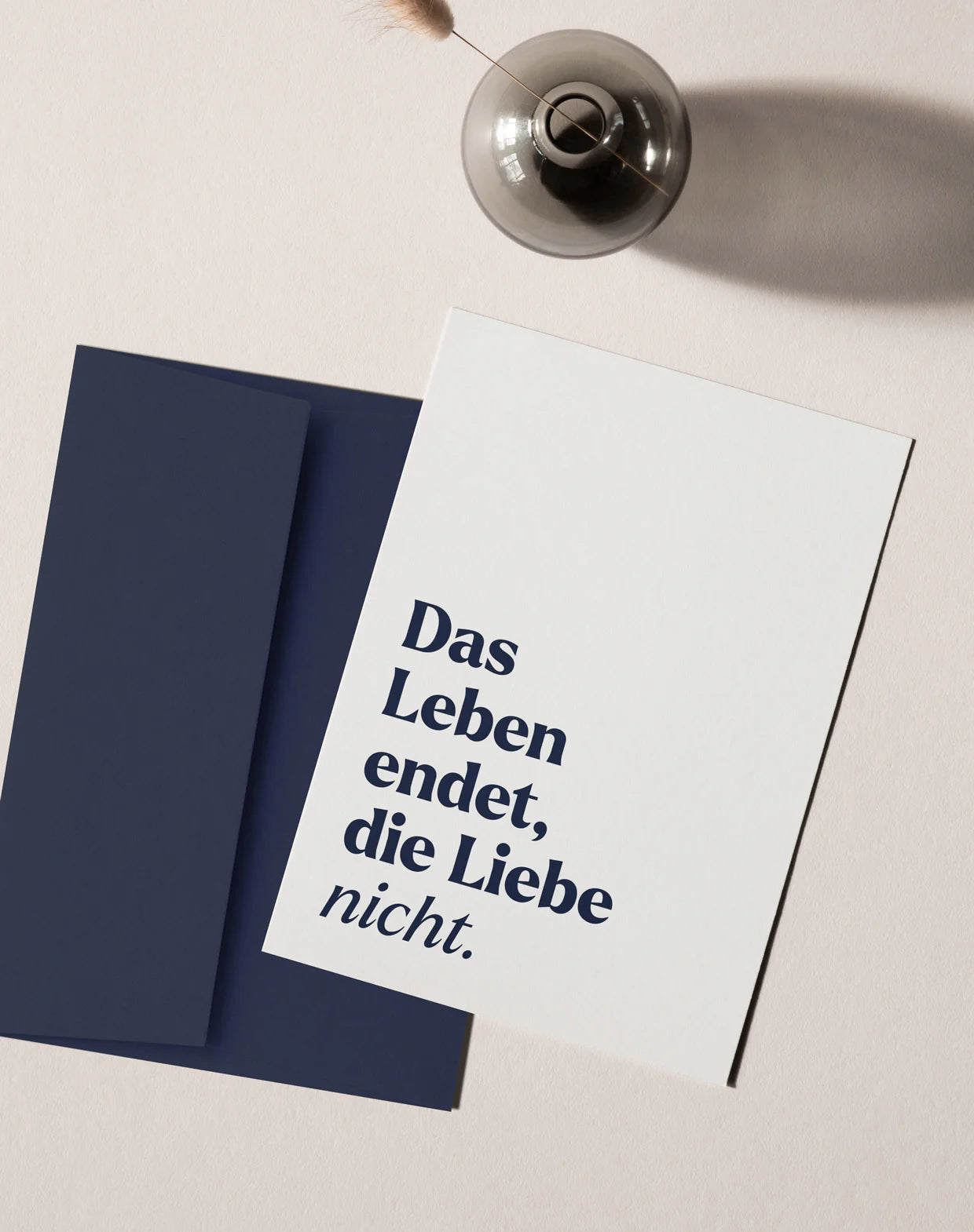moderne-trauerharten-freiburg-heartfelt-paper-die-liebe-bleibt