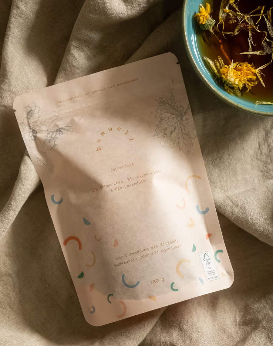 sitzbad-wochenbett-mit-calendula-schwarztee-eichenrinde-fuer-mutter-und-baby-pflege-nach-der-geburt-freiburg