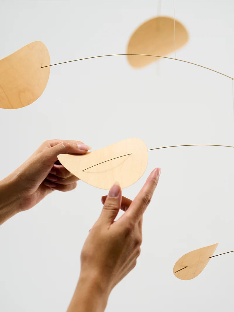 drifting-clouds-m-holz-mobile-fuer-erwachsene