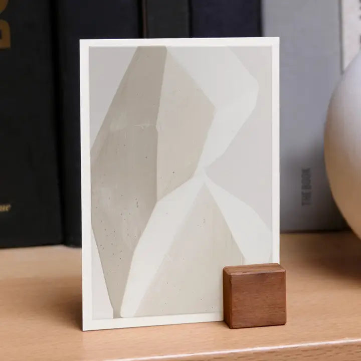 quadratischer-fotohalter-aus-holz-postkarten-concept-store-dazwischen-freiburg