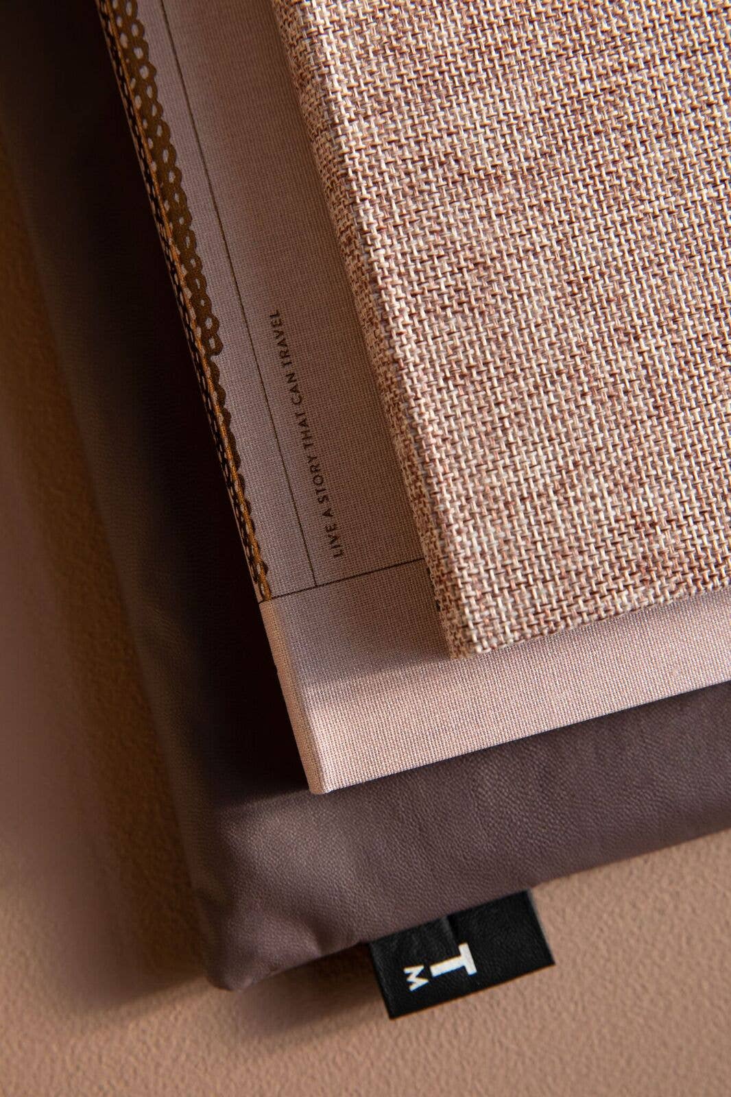 notizbuch-leinen-a-5-rose-foliendruck-tinne-mia-freiburg-concept-store-dazwischen
