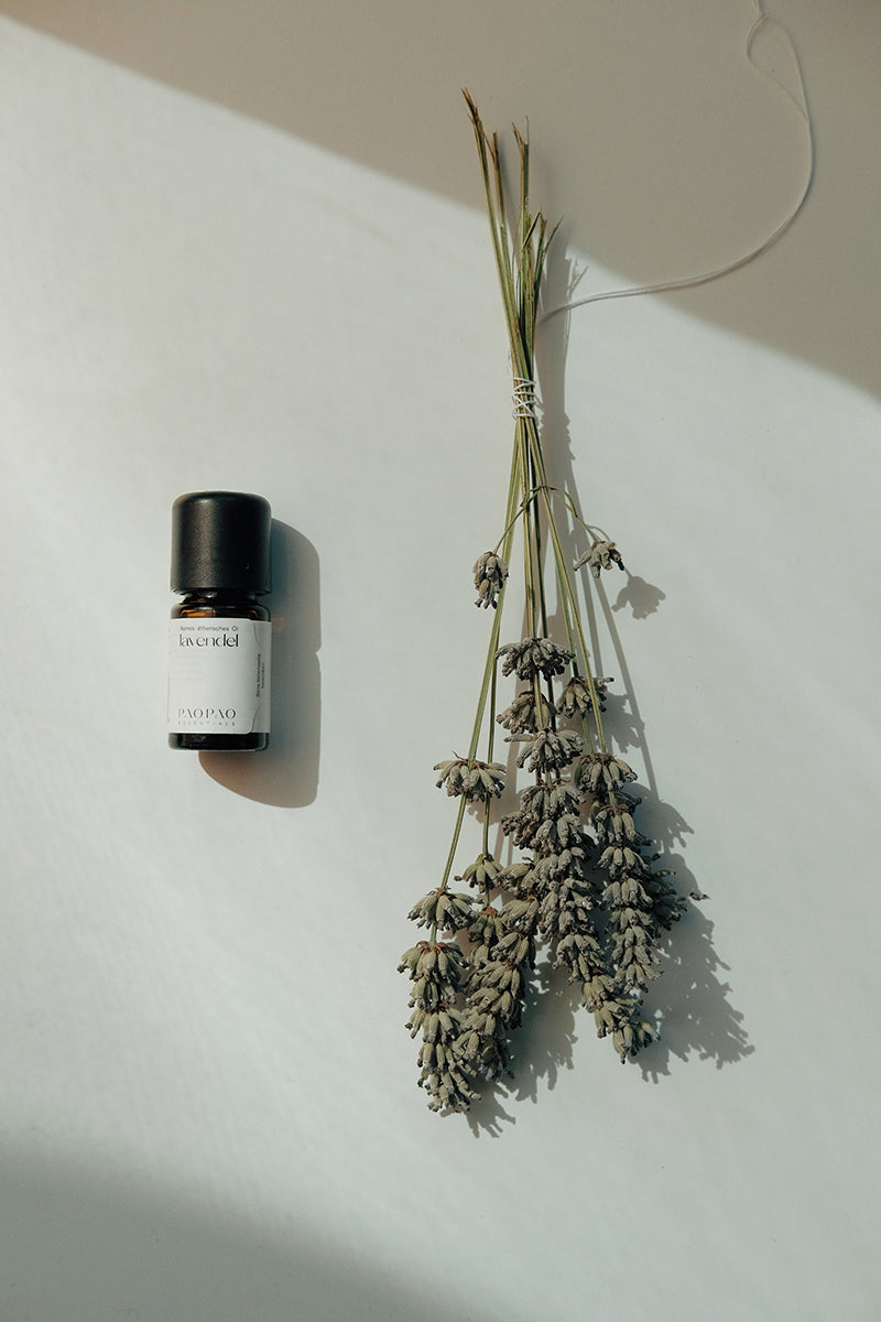 lavendeloel-naturrein-beruhigend-aromatherapie-freiburg-dazwischen-geburt