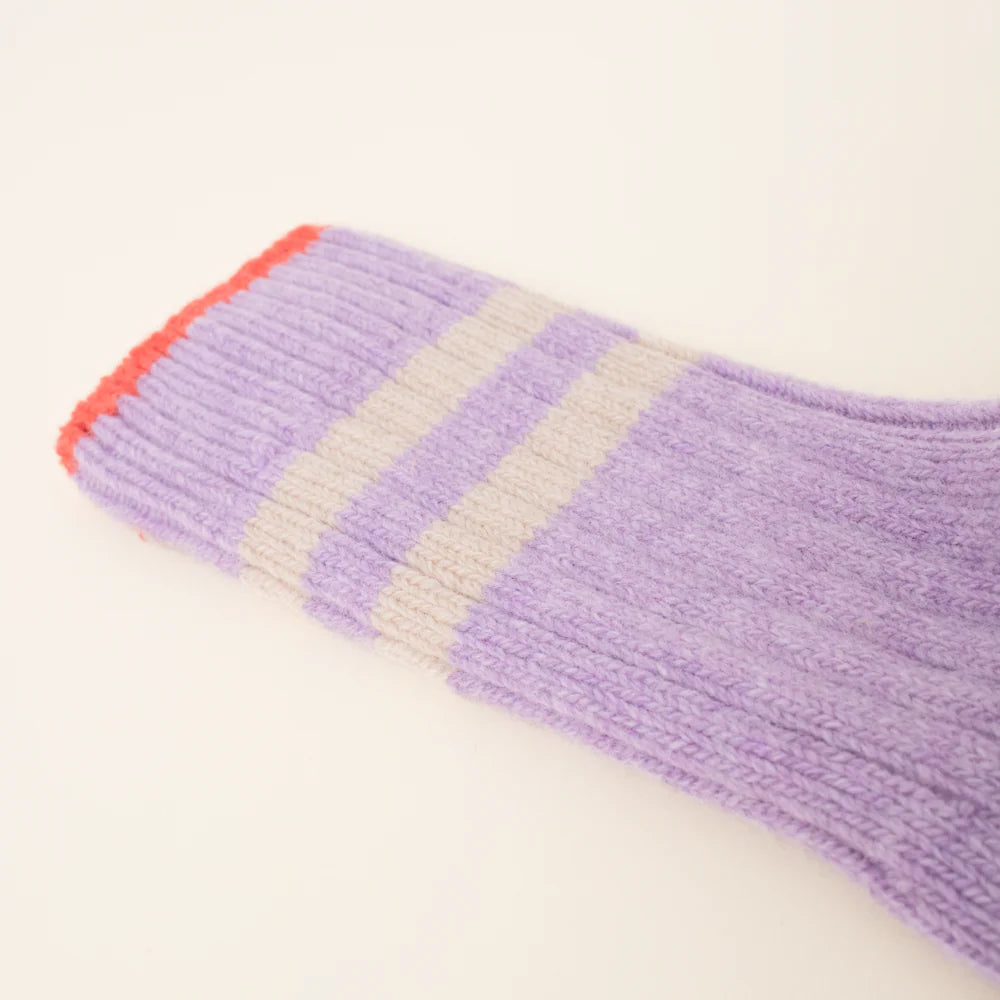 Stricksocken mit recycelter Wolle in Lila I Popeia