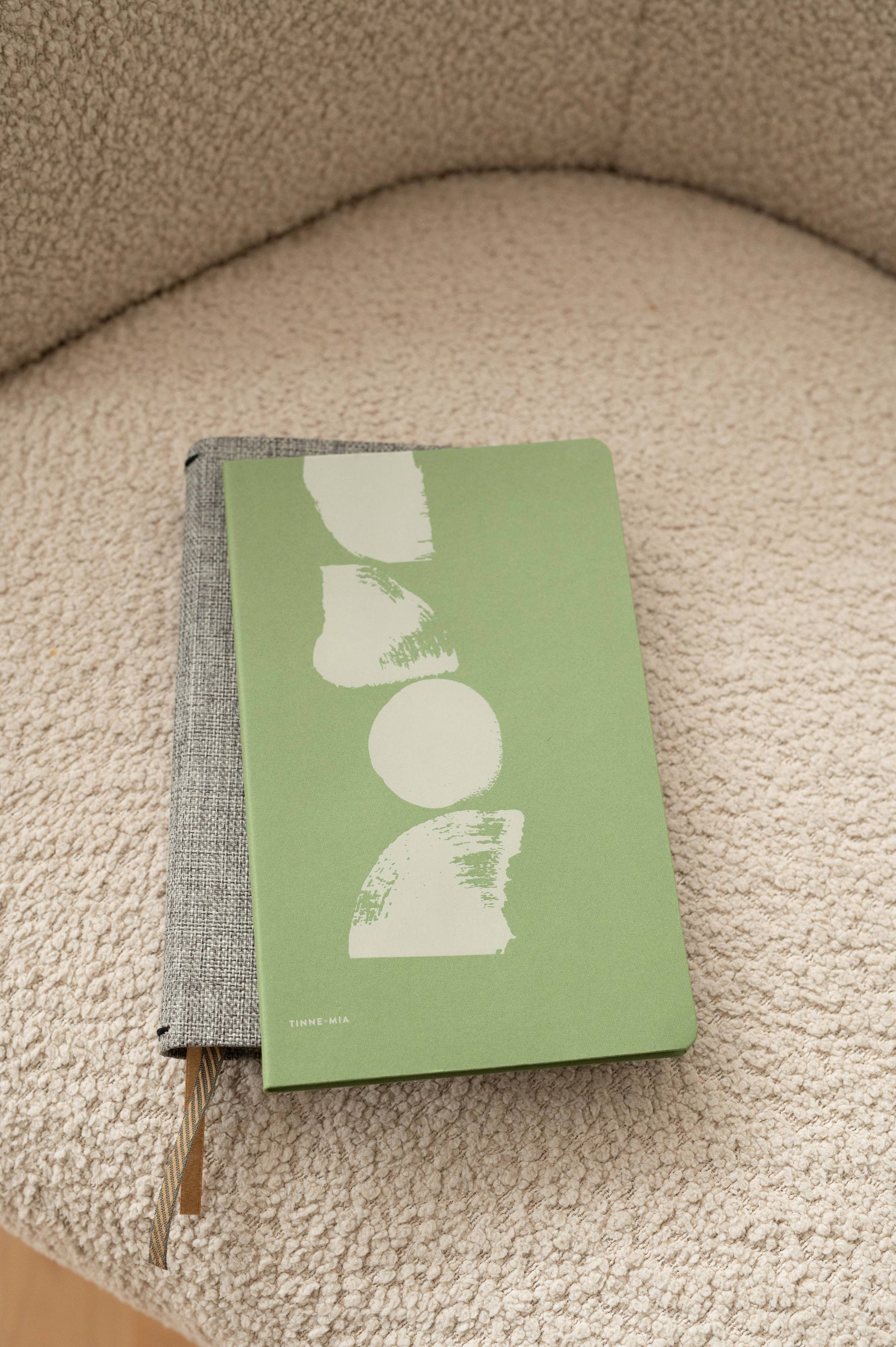 tinne-mia-journal-gruen-artsy-freiburg-concept-store